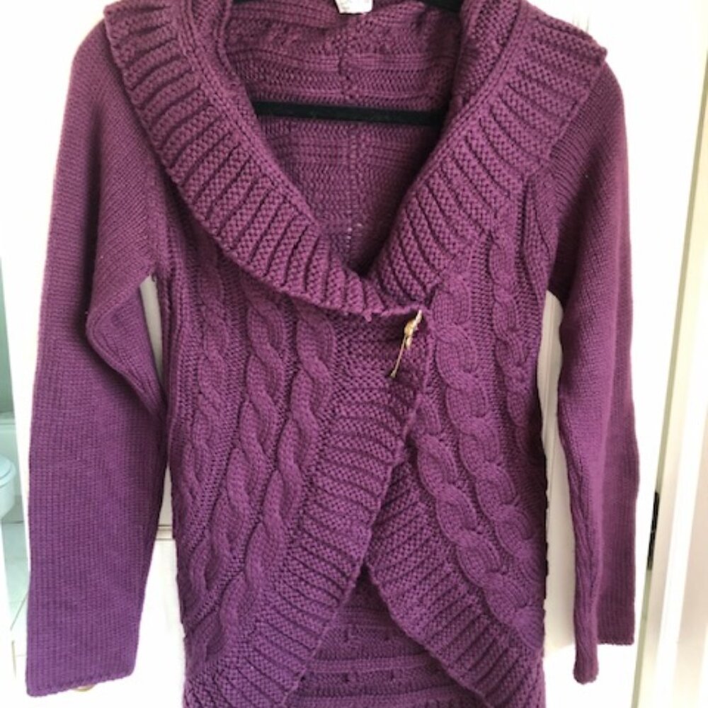 Vintage Entracte Paris purple wrap Cable knit cardigan with jeweled pin broach